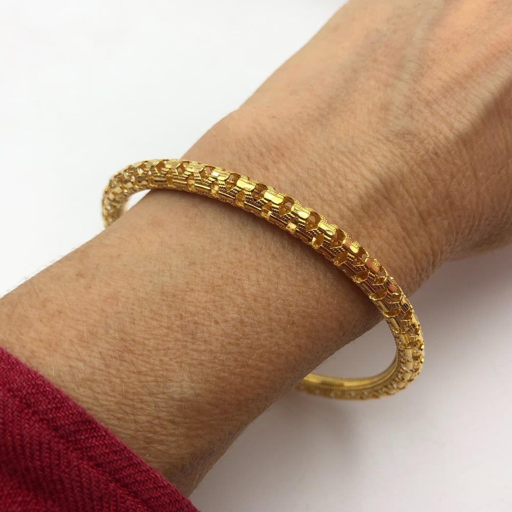 JBK Jacqueline Kennedy Gold Tone Open Work Textured Hollow Bangle Bracelet - Picture 3 of 7